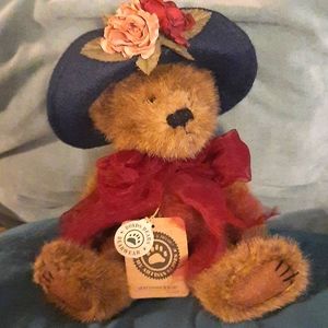 Boyds Bear 'Aunt Yvonne Dubeary'